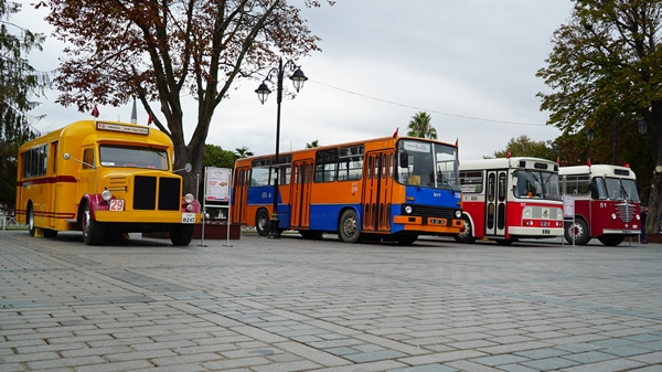 Foto - İETT'nin tarihi otobüsleri görücüye çıktı