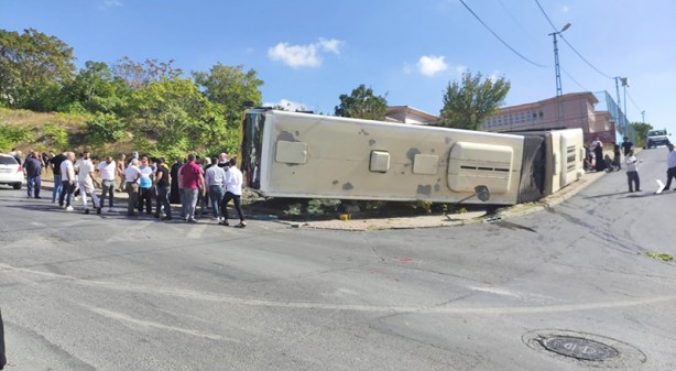 Foto - İETT'ye ait belediye otobüsleri sürekli kaza yapıyor: İETT otobüsü devrildi, yaralılar var