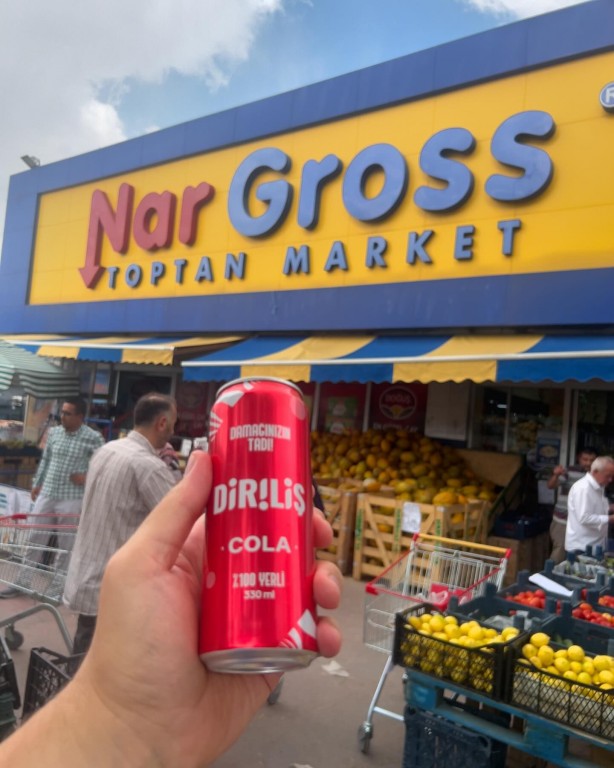 Foto - 'İflası göze aldık! İsrail ürünlerini satmayacağız' diyorlardı! Ünlü marketin Coca Cola kararı gündem oldu