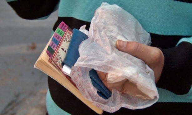 Foto - İftar öncesi feci kaza! Sürücü araçtan sadece dua kitabı ile ekmeğini aldı