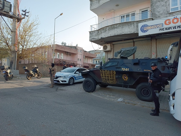 Foto - İftar saatinde iki aile arasında taşlı sopalı kavga: Yaralılar var
