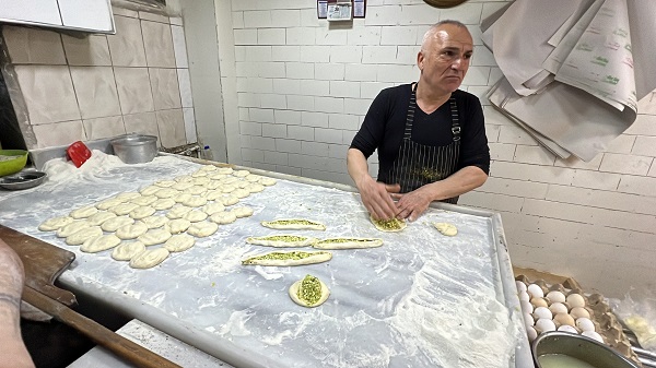 Foto - İftar sofralarının vazgeçilmezi: Fıstıklı börek