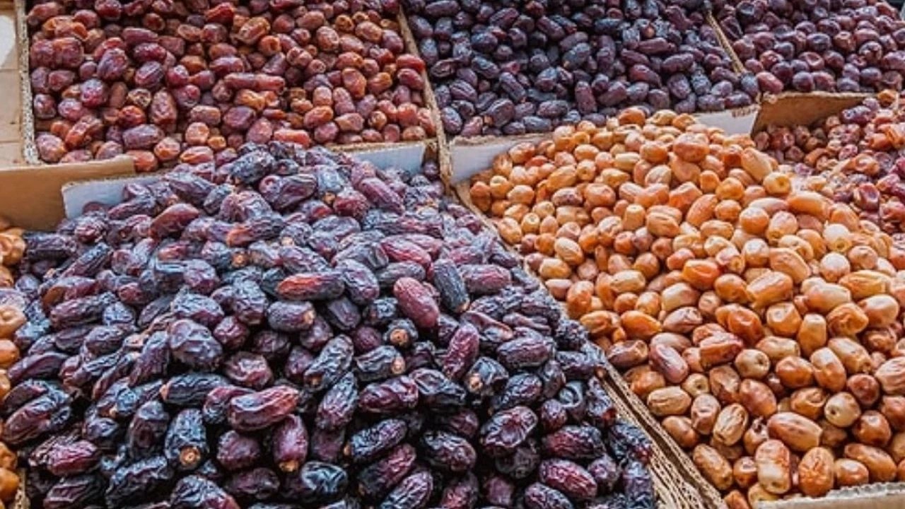 Foto - İftar sofralarının vazgeçilmezi hurmaya talep artıyor!