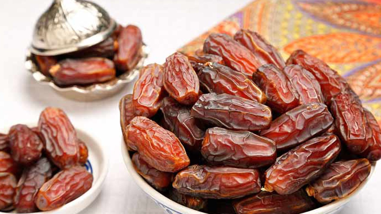 Foto - İftar sofralarının vazgeçilmezi hurmaya talep artıyor!