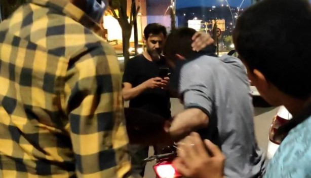 Foto - İftar vakti yaptığını gören meydan dayağı attı