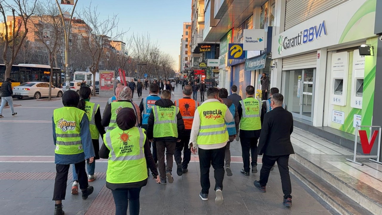 Foto - "İftara 5 Kala" Yolda kalanlara iftarlık dağıtıldı