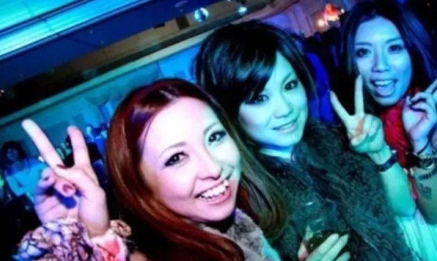 Foto - İftardan önce yemek yemeyi yasakladılar! Daha neler neler var...