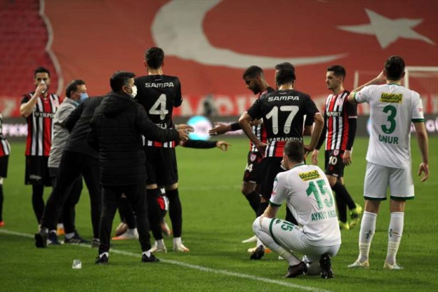 Foto - İftarı hazmedemediler! Barış Yarkadaş ve Oda TV'ye tepki yağıyor