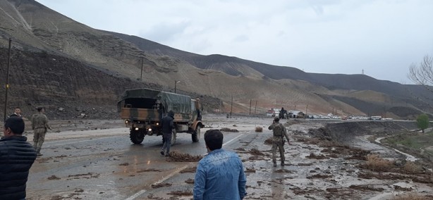 Foto - Iğdır'da heyelan