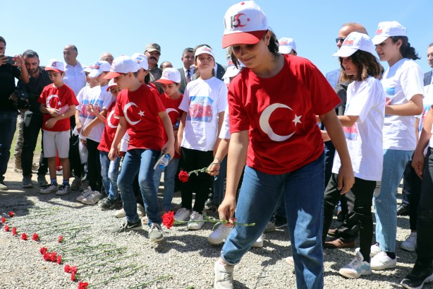 Foto - Iğdır'da PKK'nın saldırısında şehit olan 13 polis anıldı