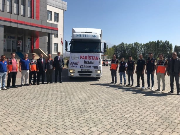 Iğdır’dan Pakistan'a yardım tırı