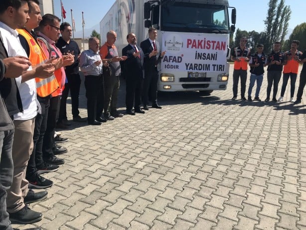 Foto - Iğdır’dan Pakistan'a yardım tırı