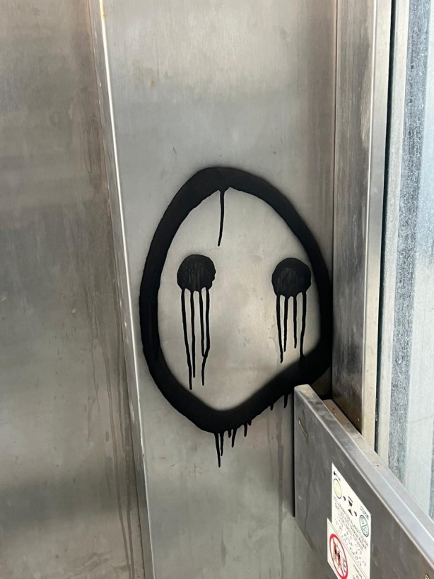 İğrenç alışkanlık yine hortladı! Şehidin adını taşıyan yere neler yaptılar neler