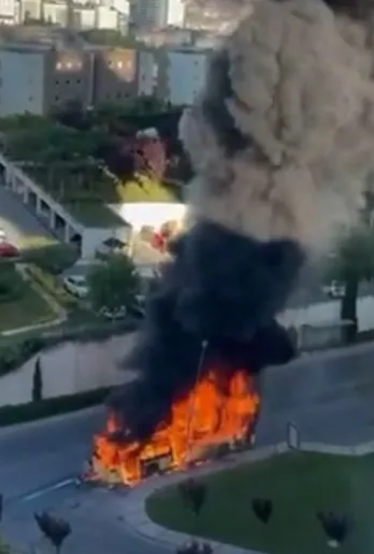 Foto - İhaleler Yan’daşa otobüsler ateşe! İBB İstanbul’un parasını duman etti