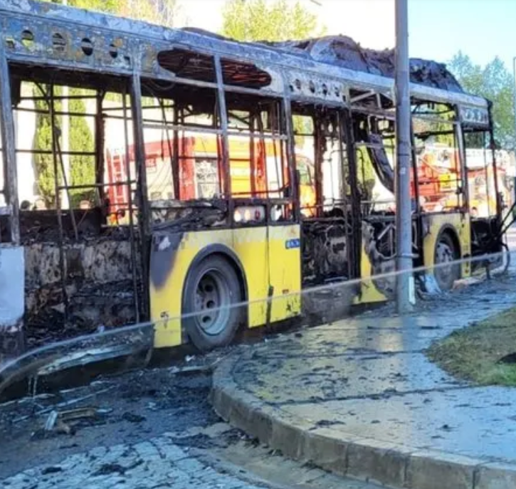 Foto - İhaleler Yan’daşa otobüsler ateşe! İBB İstanbul’un parasını duman etti