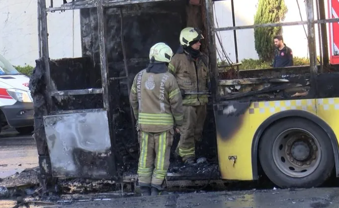 Foto - İhaleler Yan’daşa otobüsler ateşe! İBB İstanbul’un parasını duman etti