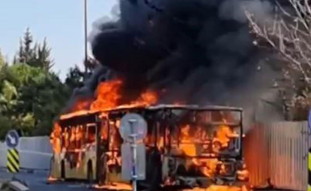 Foto - İhaleler Yan’daşa otobüsler ateşe! İBB İstanbul’un parasını duman etti