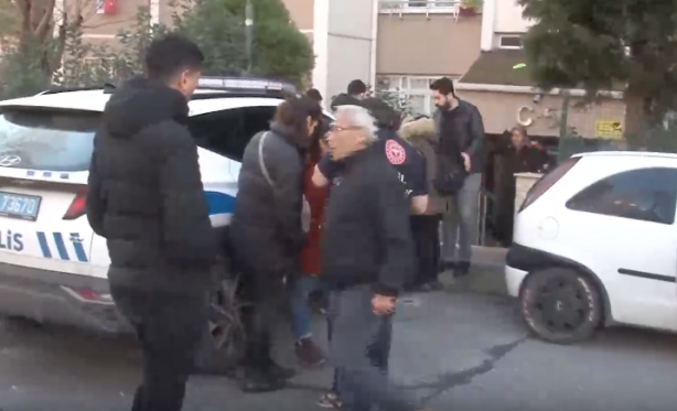 İhbar üzerine gittikleri evde şoke eden manzarayla karşılaştılar! Tam 30 torbaya böyle bölüştürmüşler