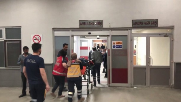 Foto - İhbara giden polisi boynundan bıçakladı