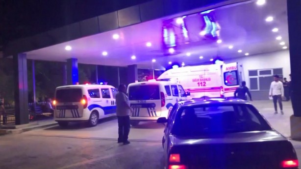 Foto - İhbara giden polisi boynundan bıçakladı