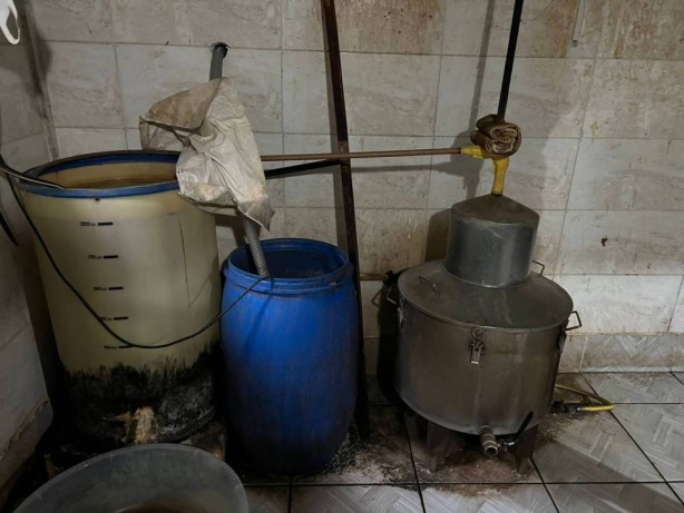 Foto - İhbara giden polisler bile şoke oldu: Onlarca varile sığdırmışlar! İlginç manzaraya soruşturma başlatıldı