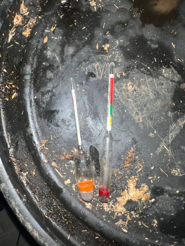 Foto - İhbara giden polisler bile şoke oldu: Onlarca varile sığdırmışlar! İlginç manzaraya soruşturma başlatıldı