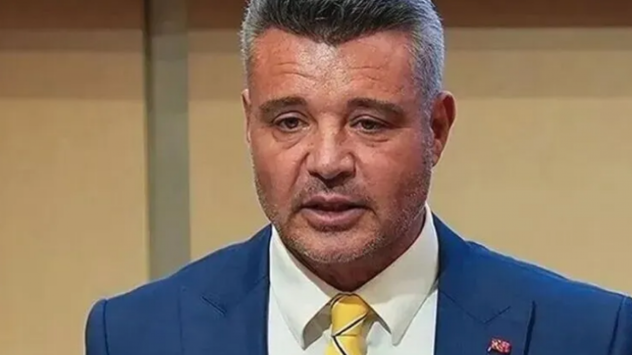 Foto - İHL düşmanı Sadettin Saran imzayı topladı ve: Koskoca Fenerbahçe bu isme mi kaldı yani...