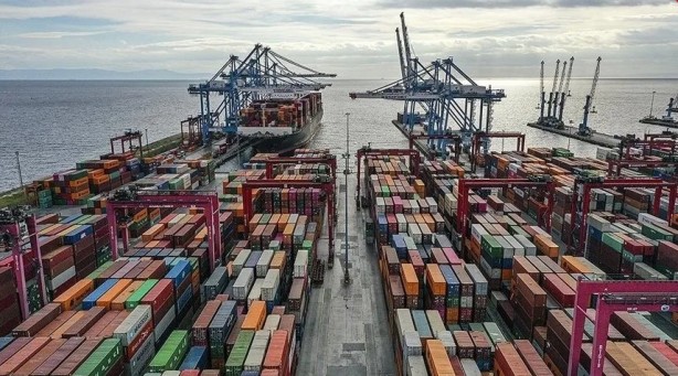 Foto - İhracatta rekor! 100 yıllık cumhuriyet tarihimizin en yükseği...