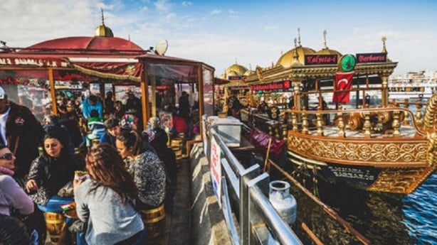 Foto - İhtarname gönderildi: İmamoğlu Eminönü'ndeki balıkçılara da el attı!