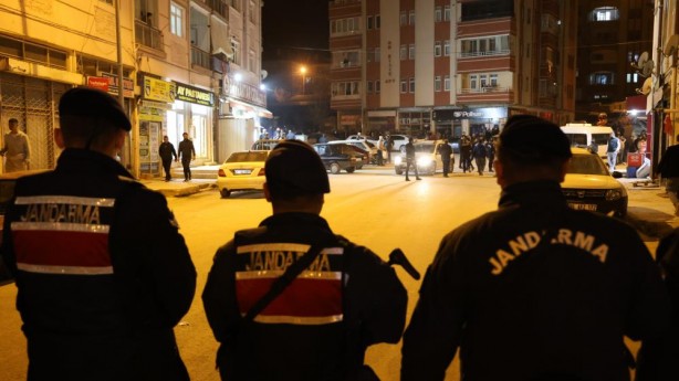 Foto - İki aday arasındaki fark sadece 8 oy... Ortalık gerildi! Polis sokağa indi