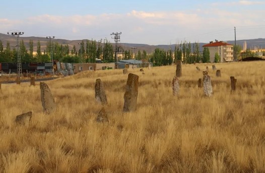 Foto - İki asırlık gizemli mezarlık! Görenler şoke oluyor