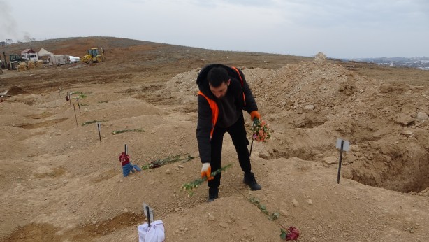 Foto - İki dağın arasında kalan köy enkaza döndü! Adıyaman'da yürek yakan drma