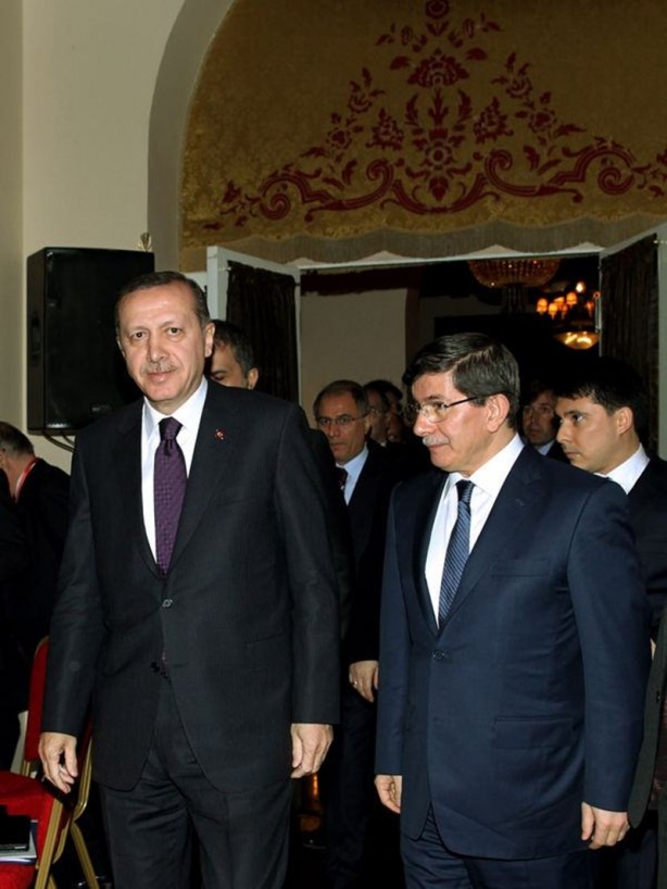 İki dava arkadaşı Erdoğan ve Davutoğlu
