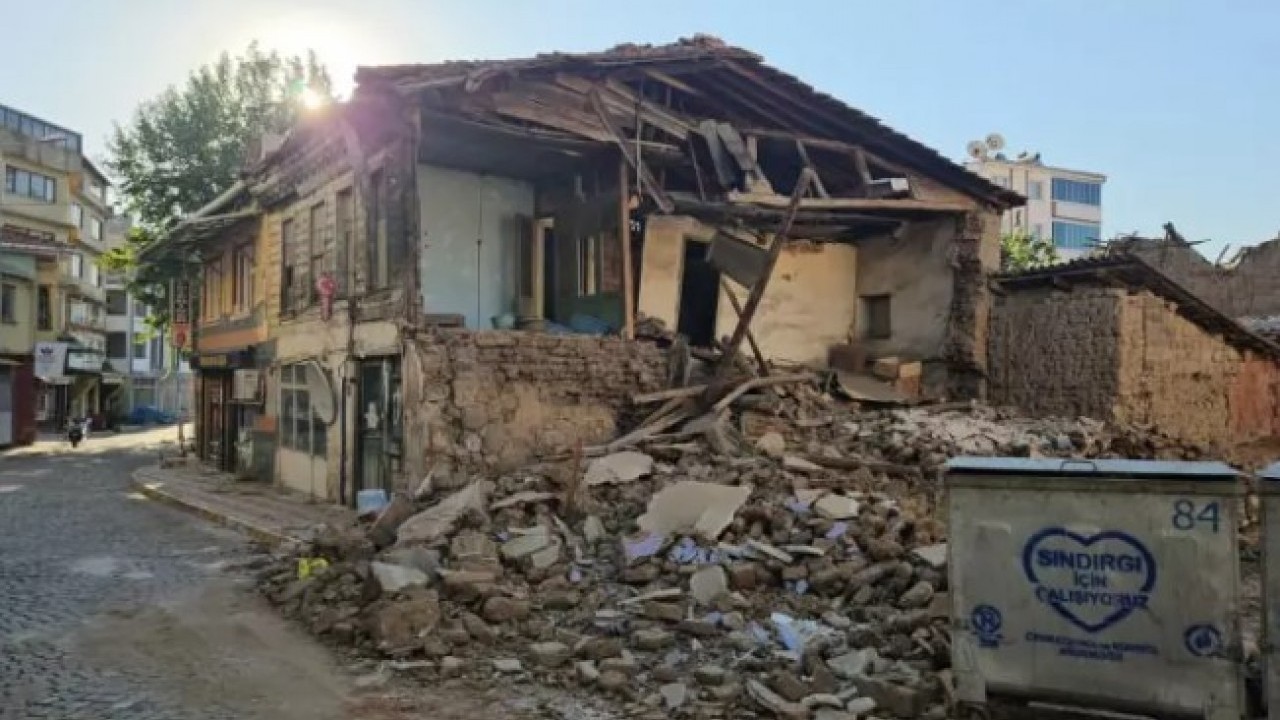 Foto - İki depremi nokta atışı bilmişti: Yeni depremin olacağı yeri açıkladı!