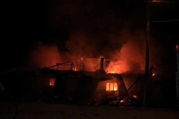 Foto - İki ev cayır cayır yandı! Tamamen kül oldular