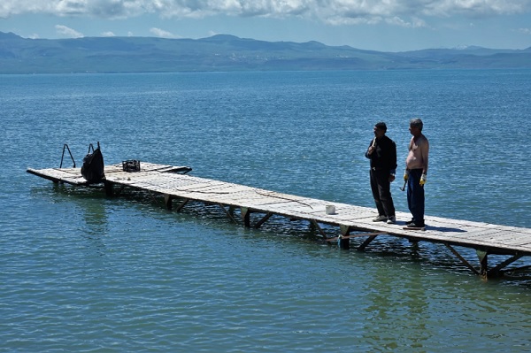 Foto - İki fotoğraf karesindeki fark.... Van Gölü’nün bu hali yürekleri sızlattı