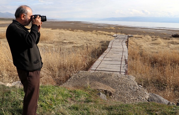 Foto - İki fotoğraf karesindeki fark.... Van Gölü’nün bu hali yürekleri sızlattı