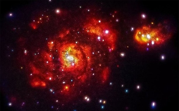 Foto - İki galaksinin birleşme anı kaydedildi