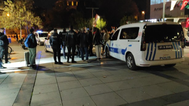 Foto - İki grup arasında 'ne bakıyorsun' kavgası! 6 gözaltı