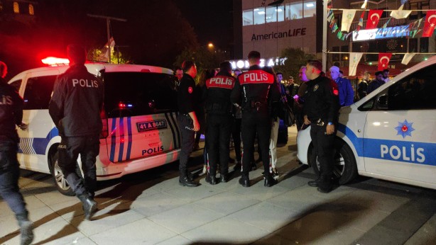 Foto - İki grup arasında 'ne bakıyorsun' kavgası! 6 gözaltı