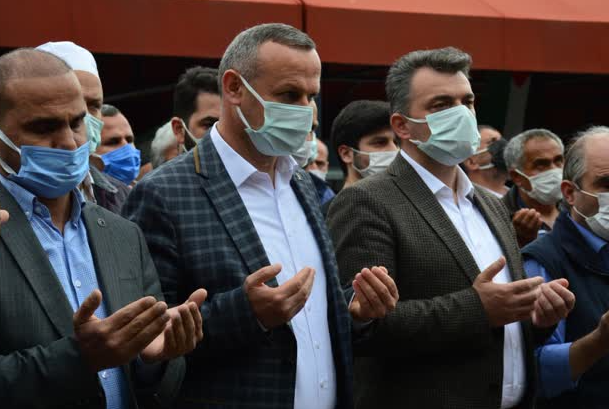 İki ilde Filistinli şehitler için gıyabi cenaze namazı kılındı