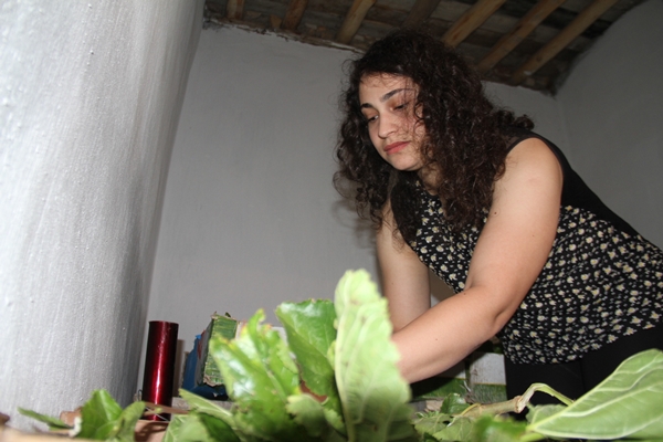 Foto - İki kadın arkadaş sırt sırta verdi... 45 günde 34 bin lira kazanıyorlar