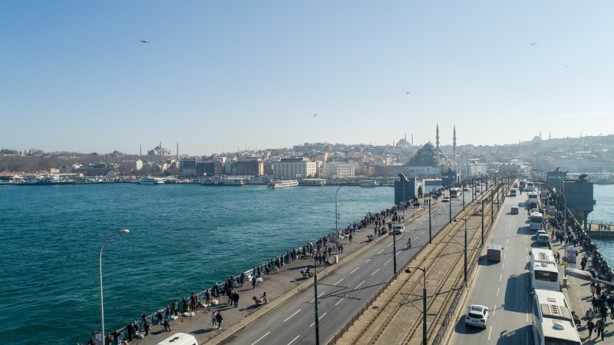 İki kültürü birbirine bağlayan köprü: Galata Köprüsü