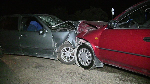 Foto - İki otomobil birbirine girdi: Çok sayıda yaralı var