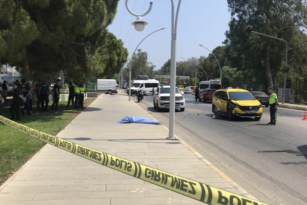 Foto - İki otomobilin çarptığı yaya yaşamını yitirdi