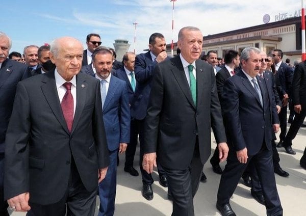 İki parti daha Cumhur İttifakı'na katılıyor! Gelişme siyaset gündemine bomba gibi düştü