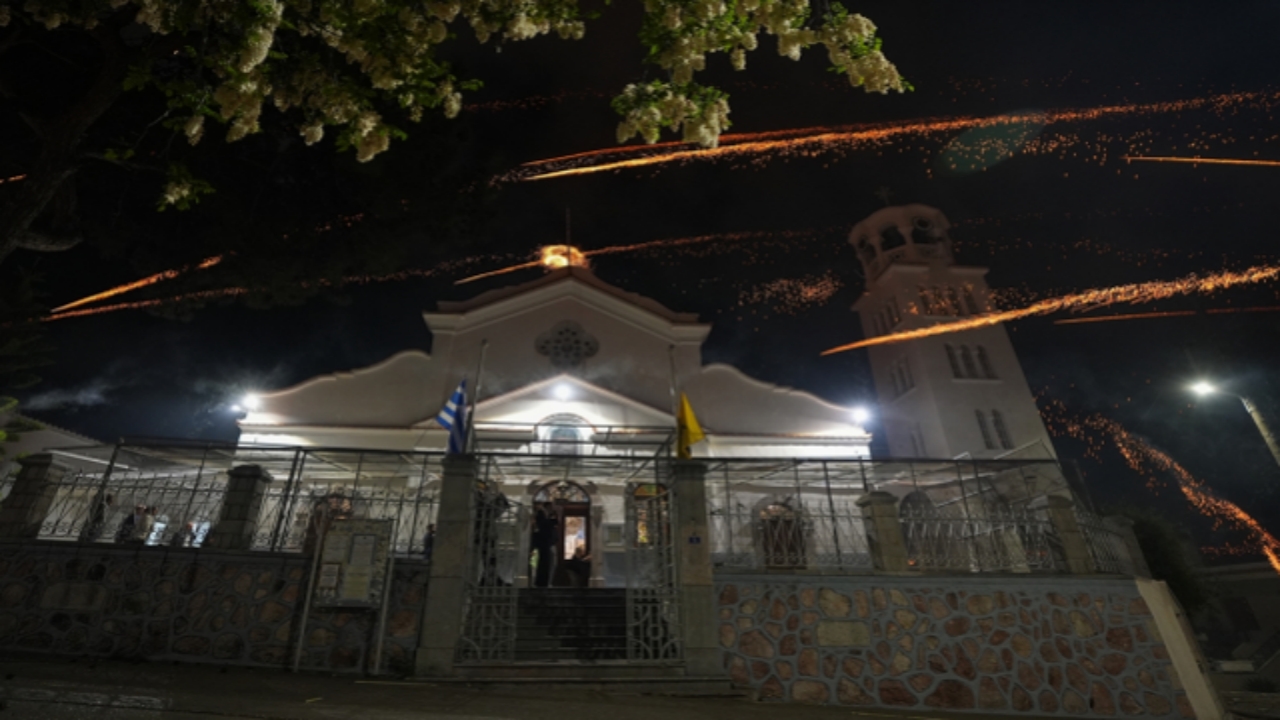 Foto - İki rakip cemaat savaşa tutuştu! Yapıların çevresi tel örgülerle kapatıldı, itfaiye ekipleri yangın riskine karşı bölgede tedbir amaçlı konuşlandırıldı