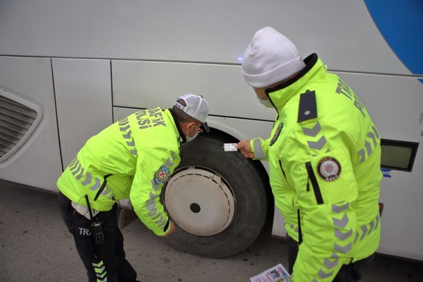Foto - İki şehirde 'zorunlu kış lastiği' uygulaması
