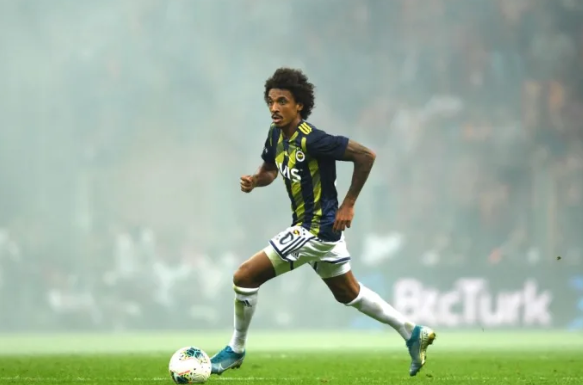 Foto - İki Türk futbolcuları kadrosuna katarak gizlice harekete geçti! Çalışmaları başladı