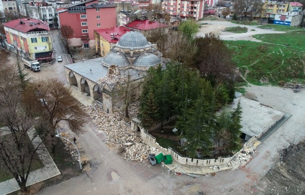 Foto - İkinci depremin merkez üssünde 19 cami hasar gördü